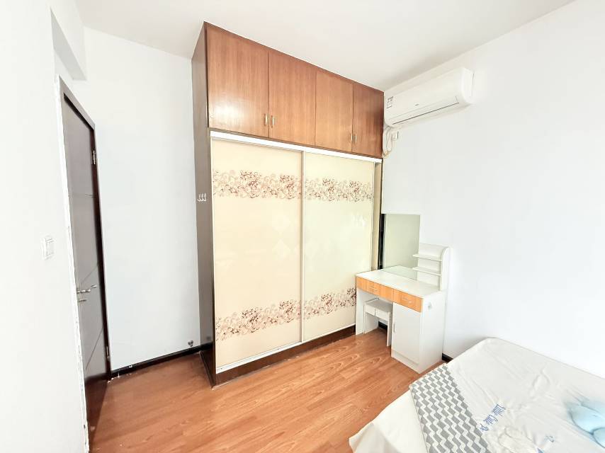 新港国际花园 随时看房·