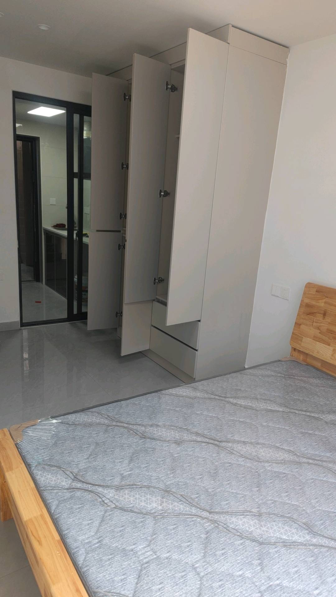 起鸣新村C区19栋一单元 随时看房·