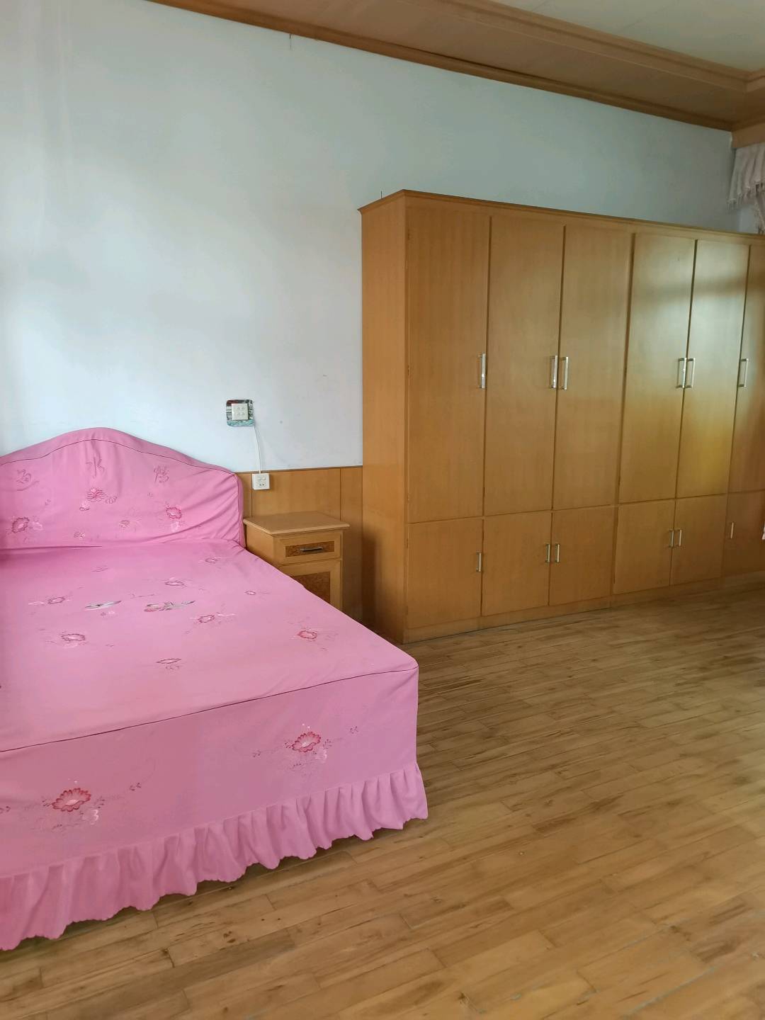 龙口市徐福街道冯高前村）