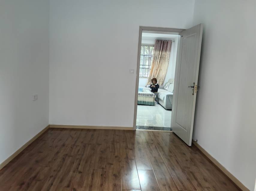 东郡B区 随时看房·