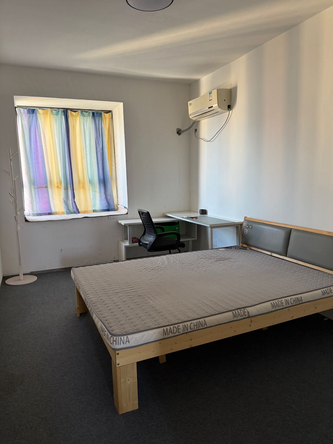 万业金典花园 2居室 2350元/月