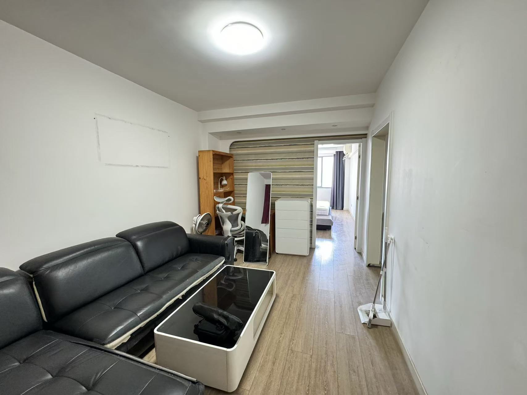 朝阳大楼 2居室 8800元/月