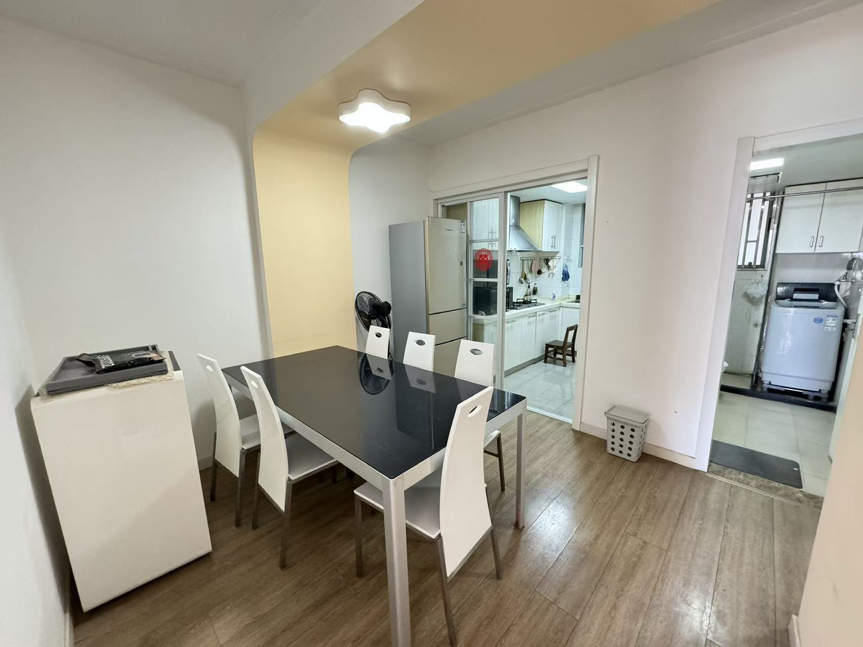 朝阳大楼 随时看房·