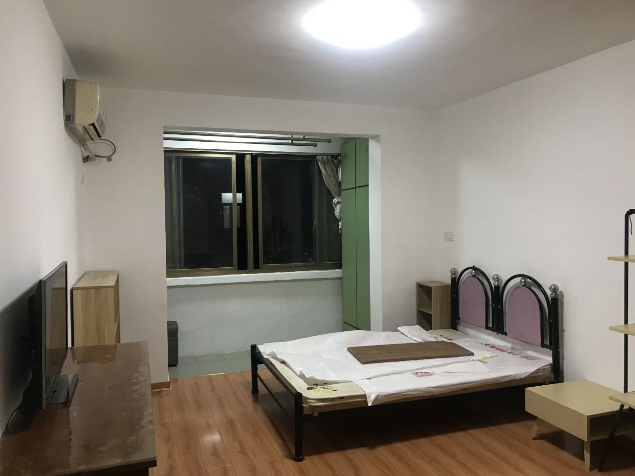 象房村 1居室 2500元/月