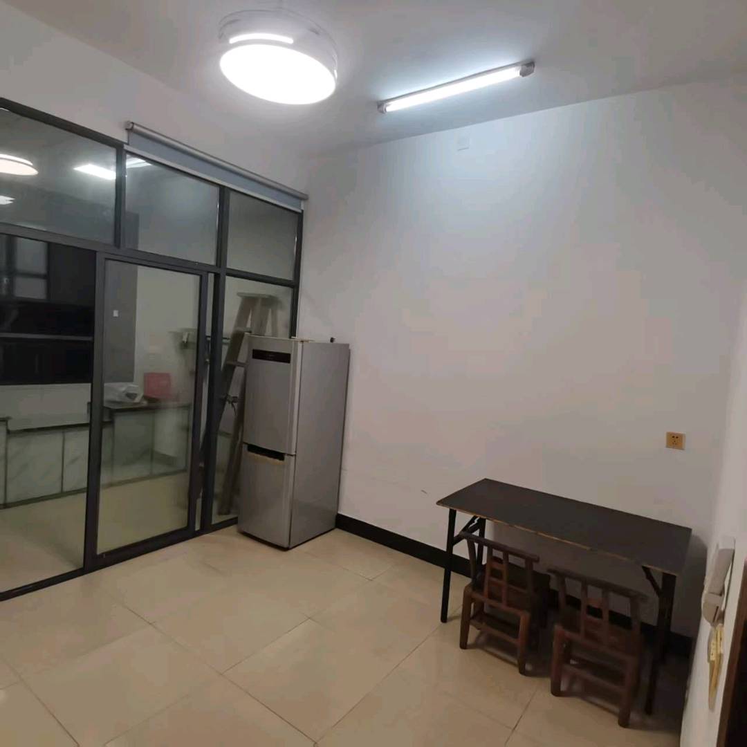 荷花塘小区（雷锋纪念馆对面） 随时看房·