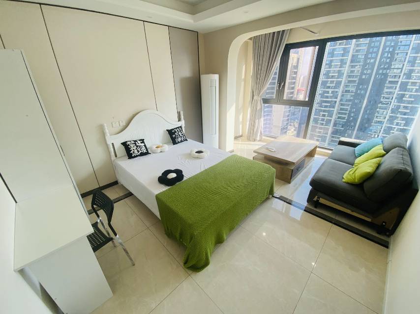 广汇御园二期A区 4居室 860元/月