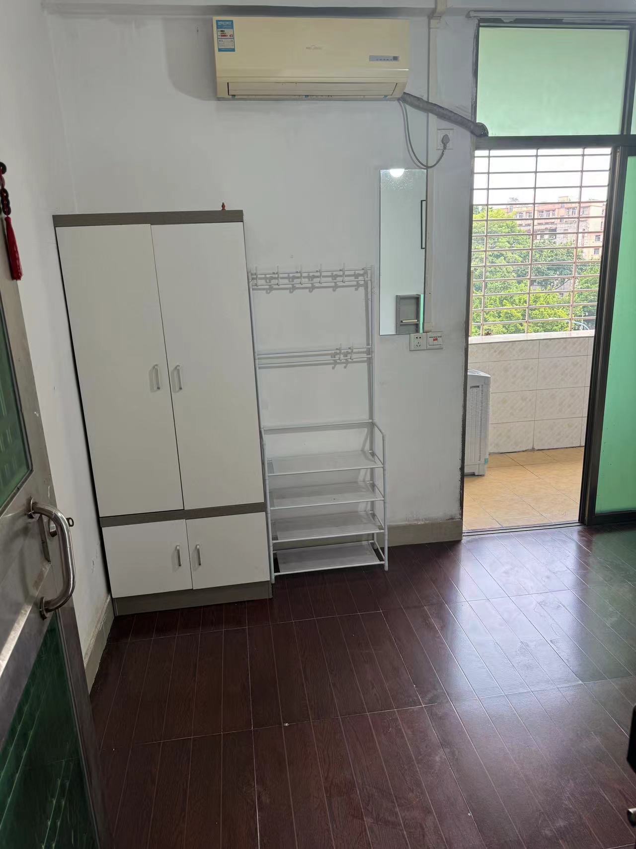 依依公寓 1居室 450元/月