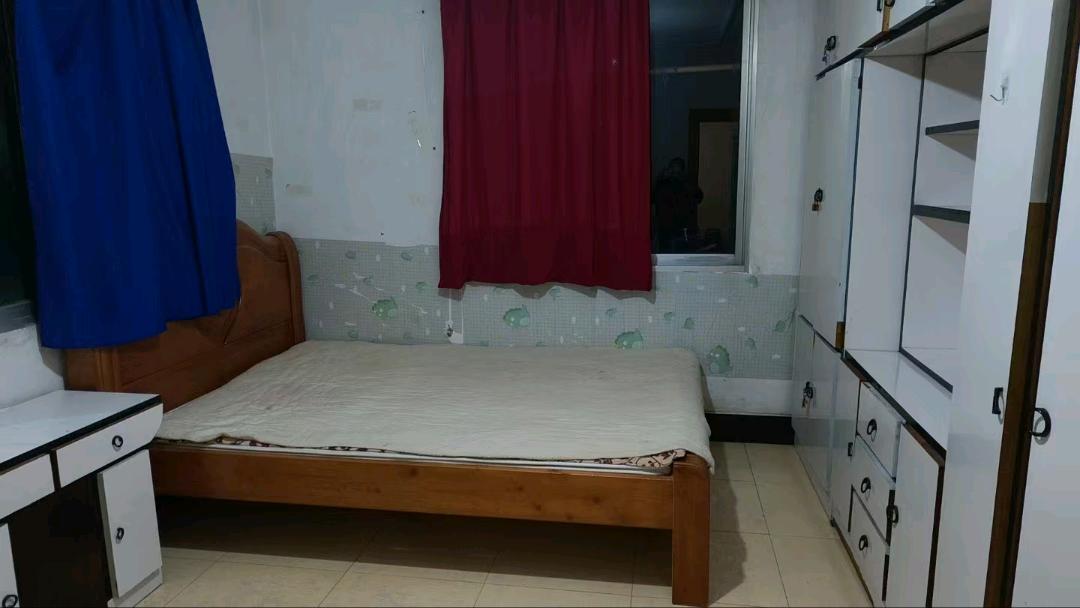 沙冲路三五厂家属院 随时看房·