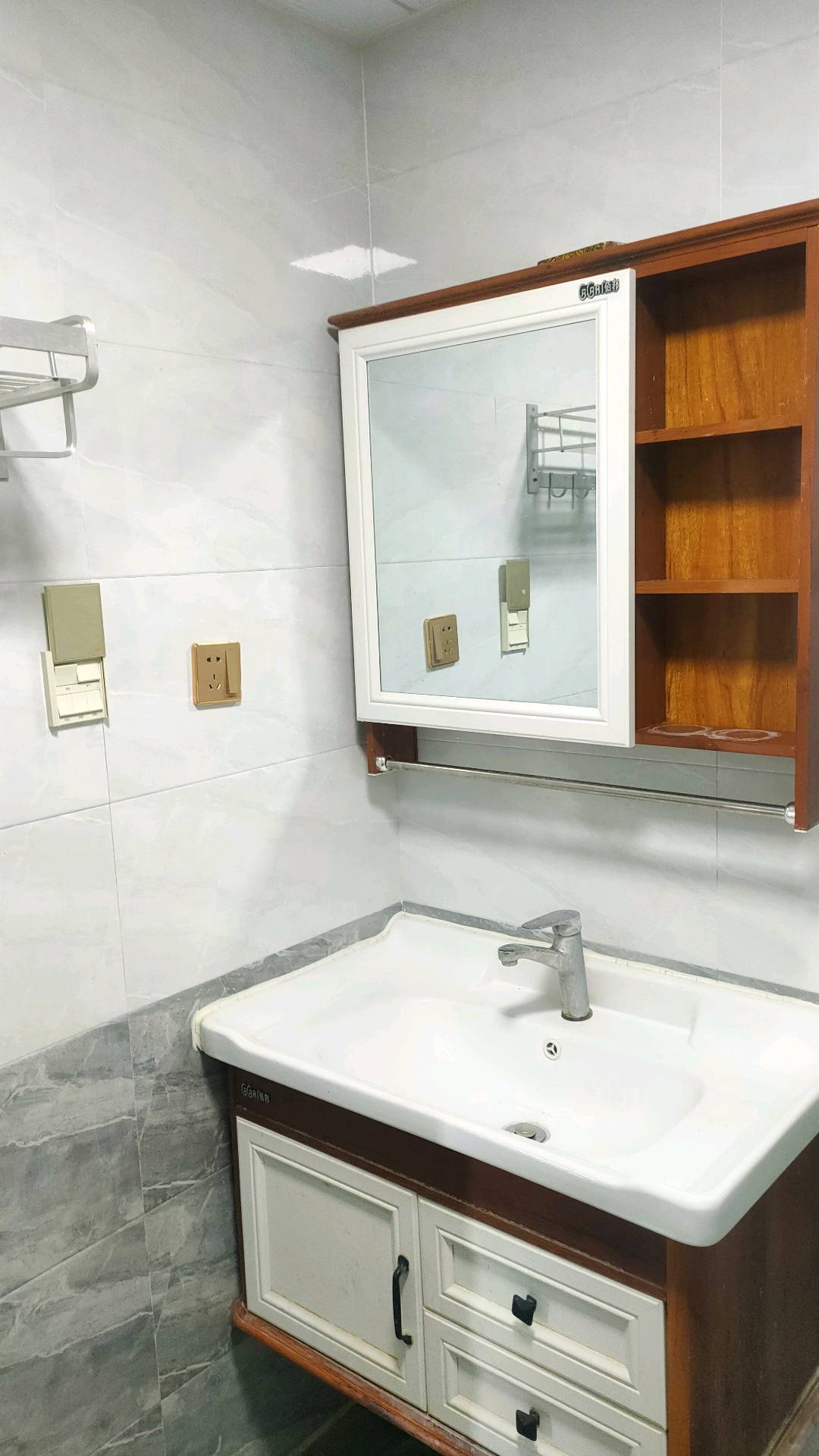 张寨安置区东院 随时看房·