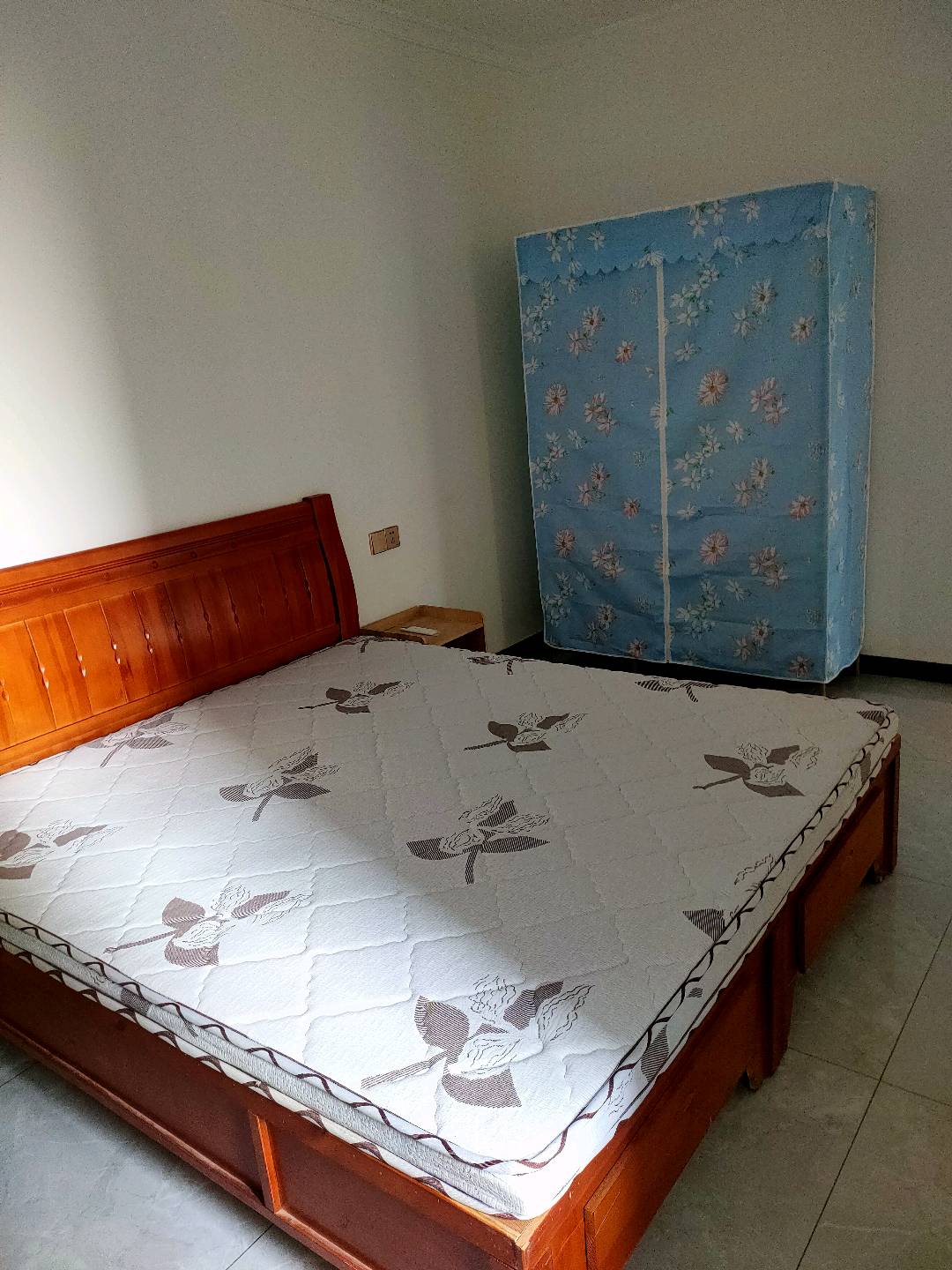 张寨安置区东院 随时看房·