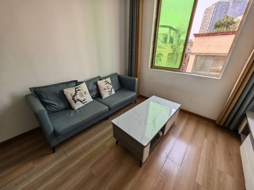 世发家园 1居室 1700元/月