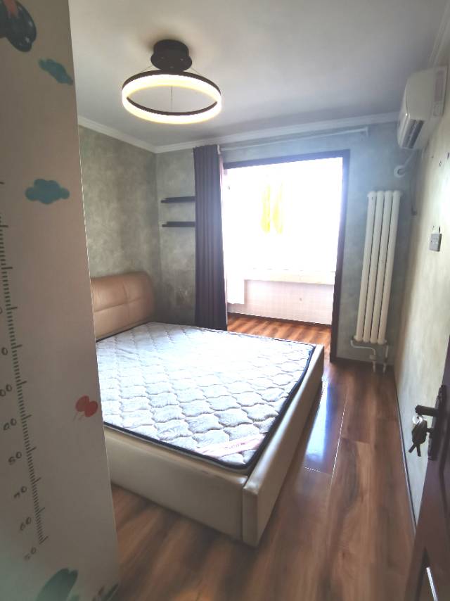 龙潭西里小区 随时看房·