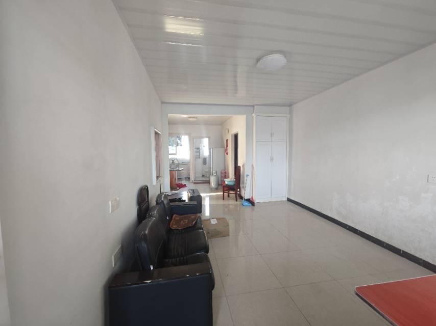 城东公寓 4居室 1200元/月