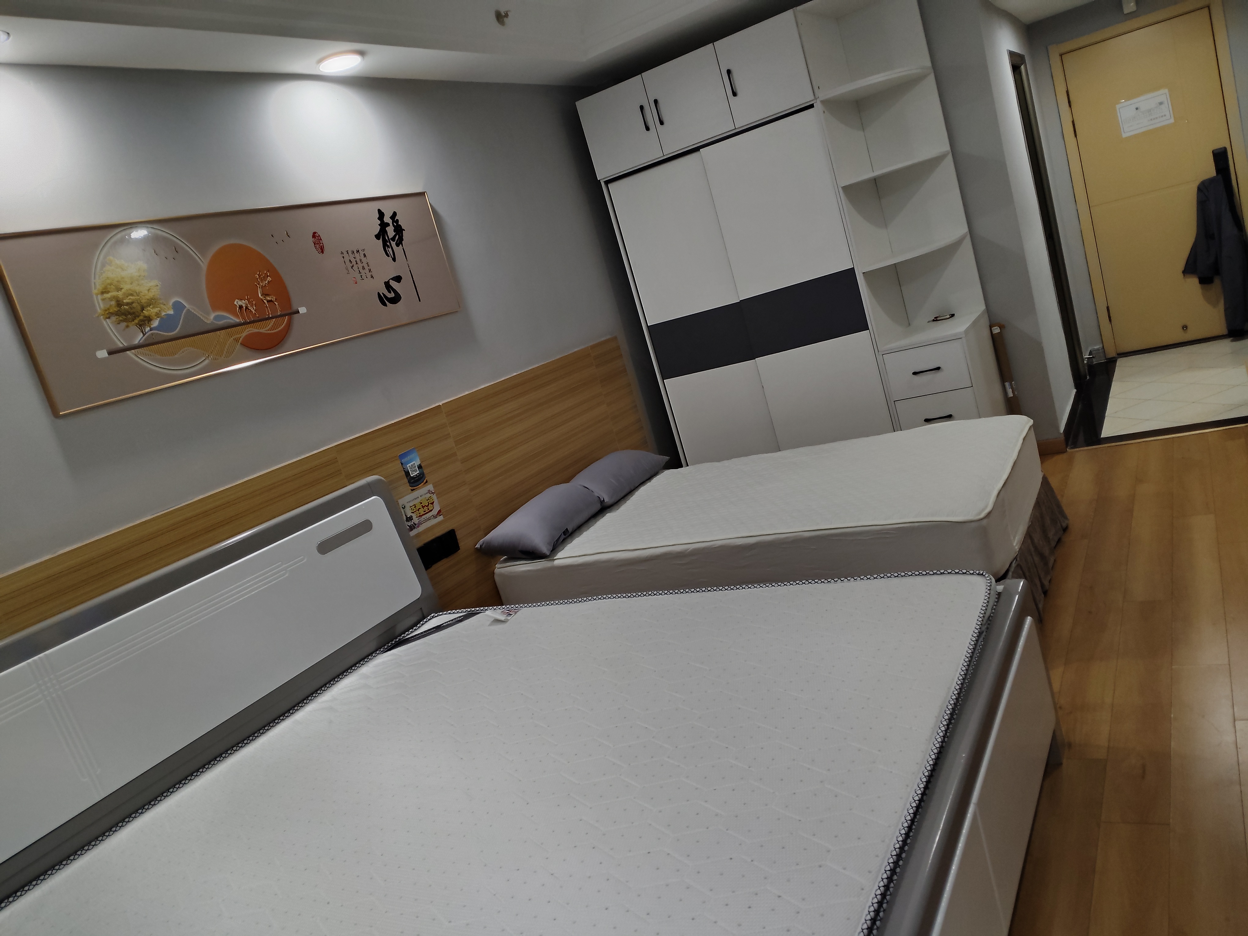 永丰县地王大厦国光超市帝王商务宾馆内 1居室 600元/月