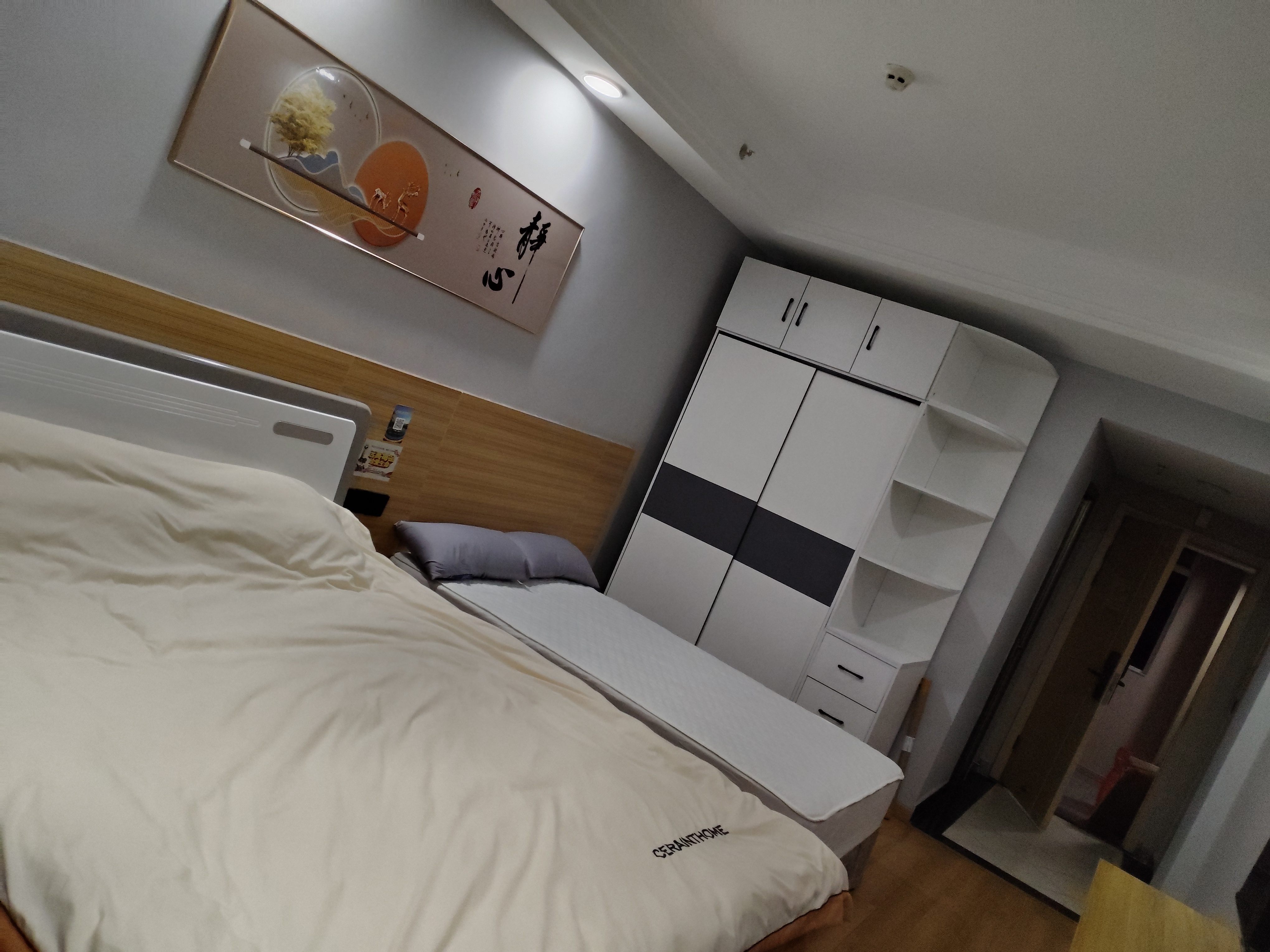 永丰县地王大厦国光超市帝王商务宾馆内 随时看房·