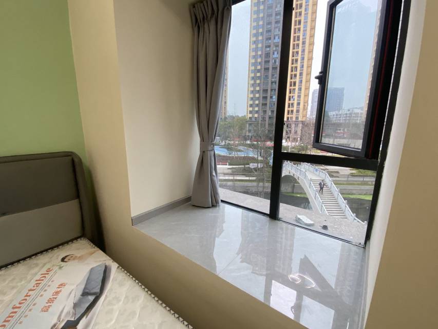 龙峰佳苑 随时看房·