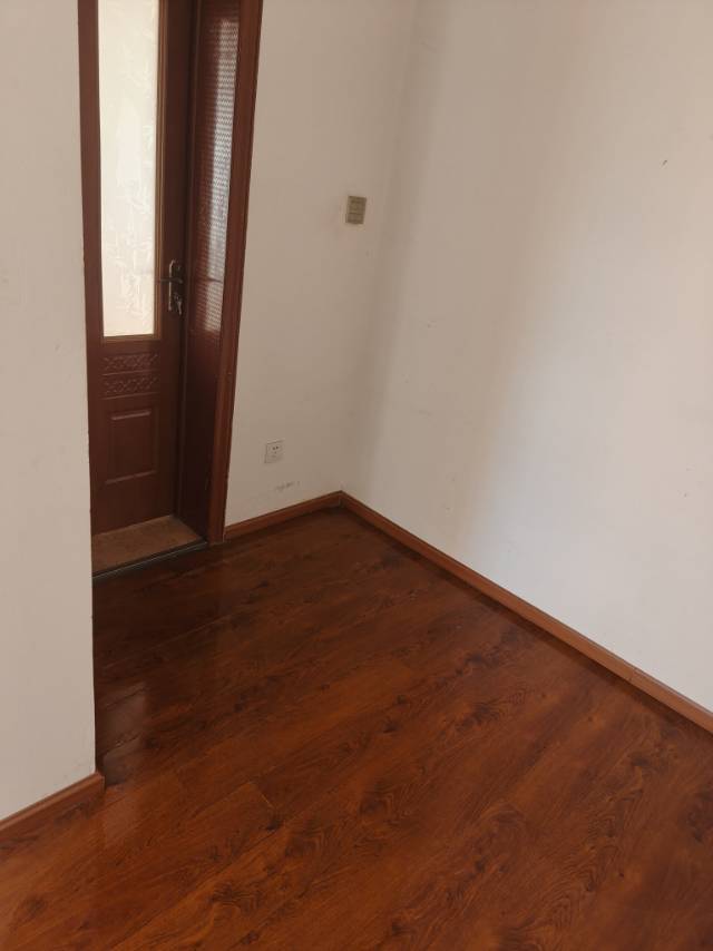 堆龙市地公园 随时看房·