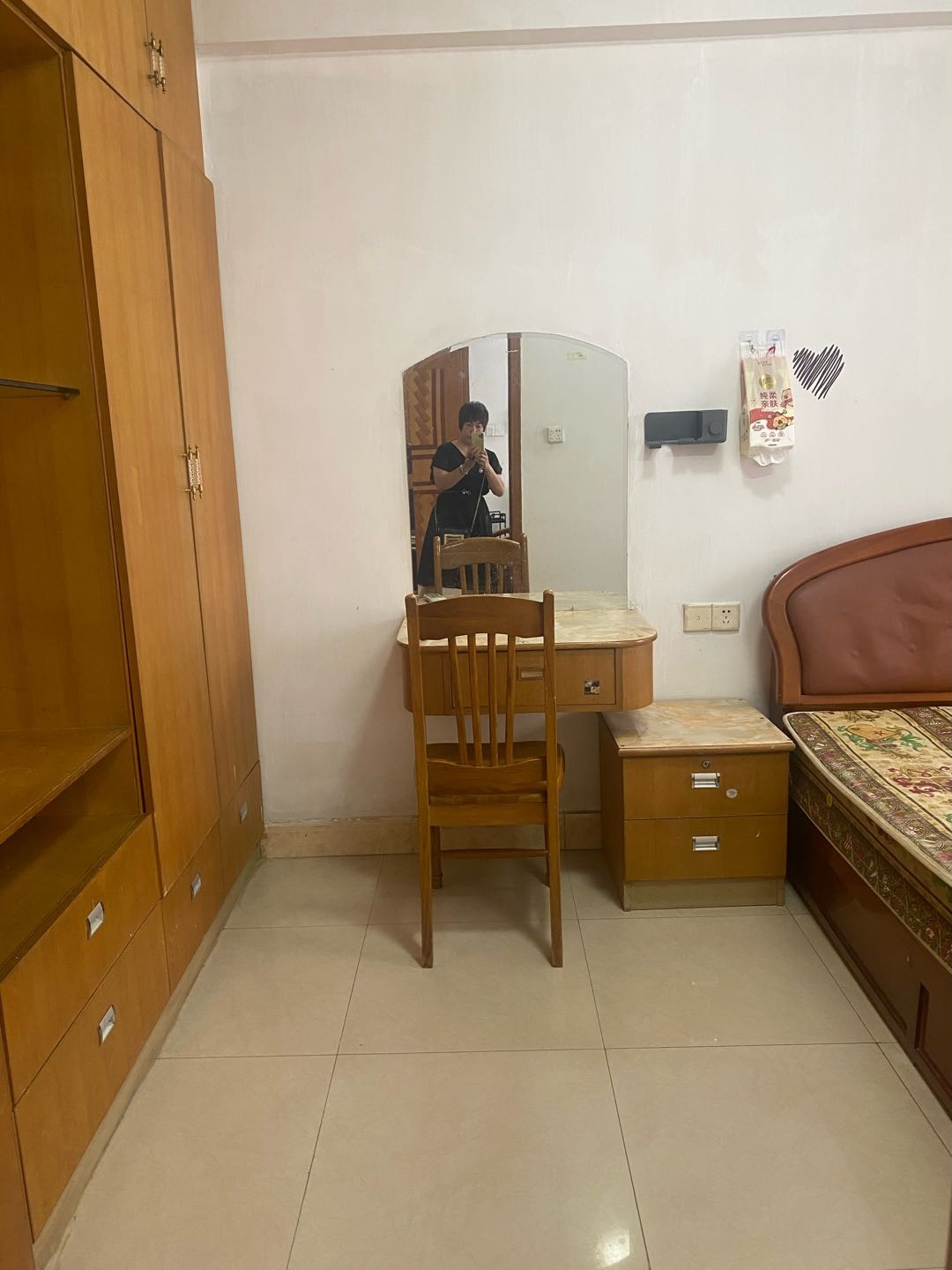 环市一路30号 3居室 1100元/月