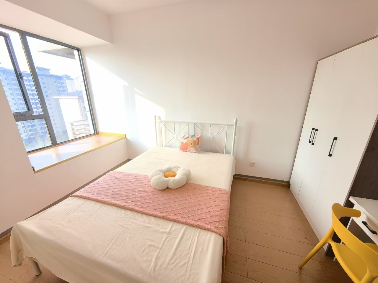 龙门丽苑 4居室 800元/月