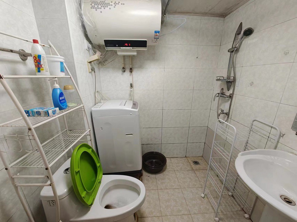 公园两栋 随时看房·