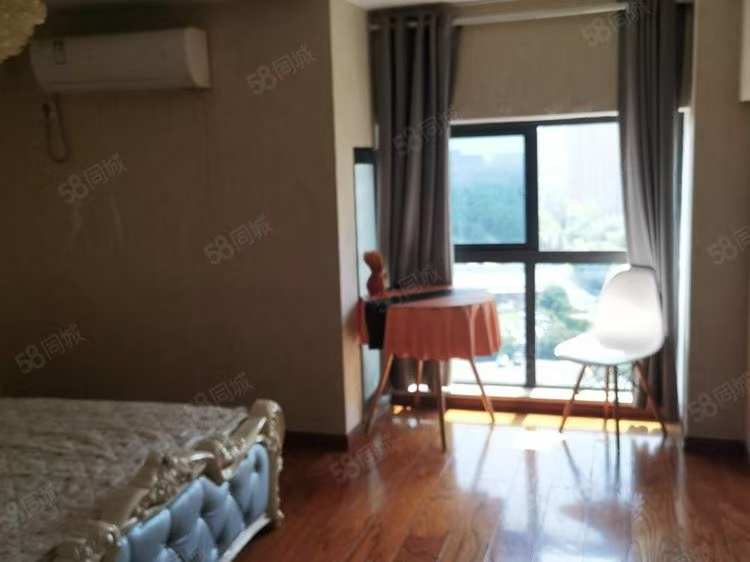 泰富世界城 随时看房·