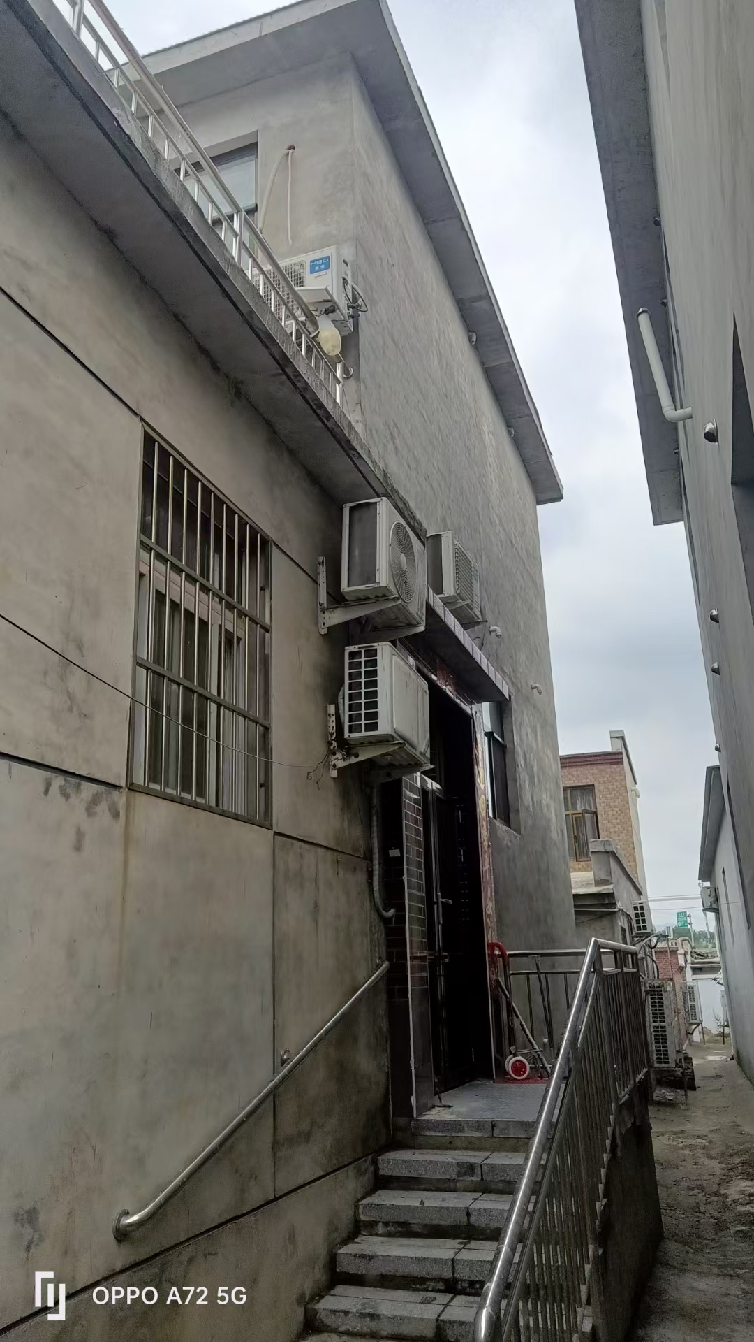 青龙湖镇芦上坟村自建房 随时看房·