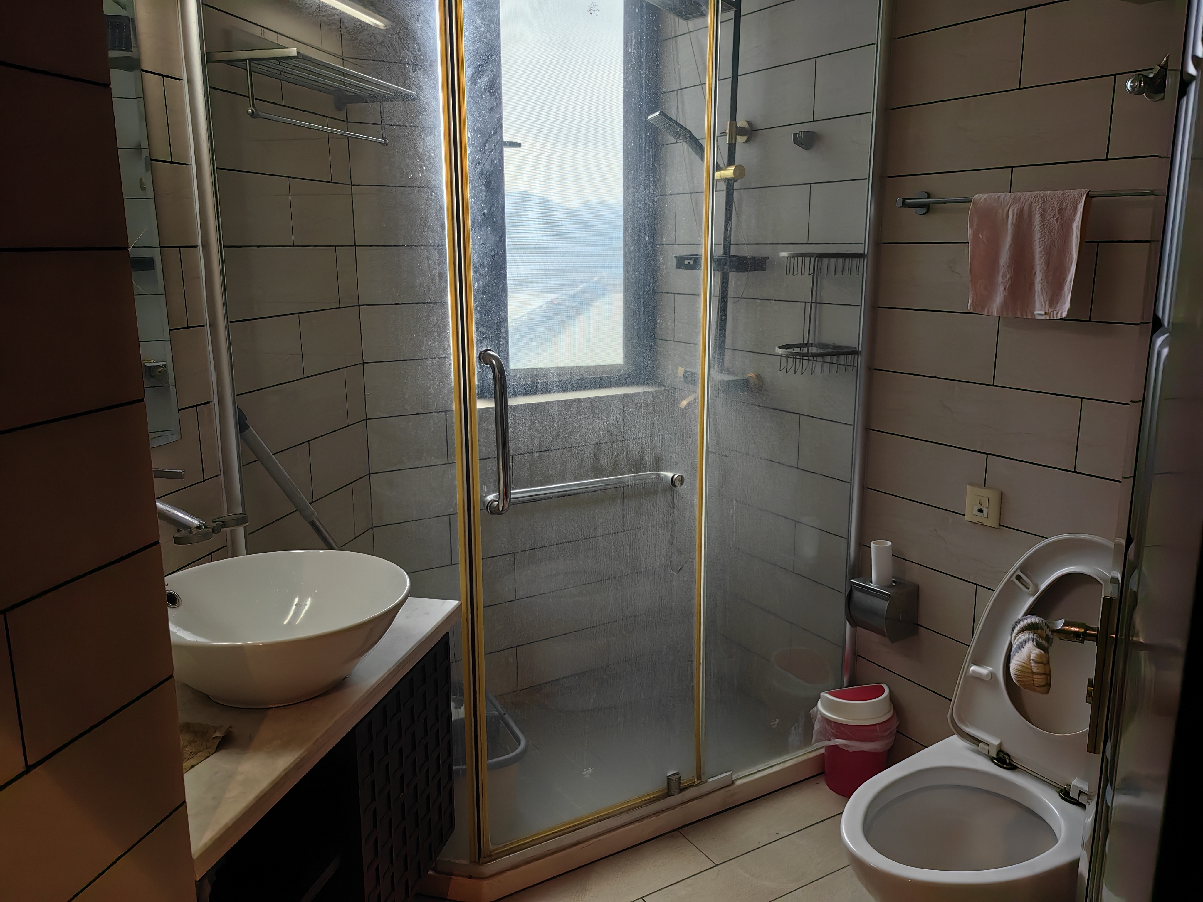 临江花园 随时看房·