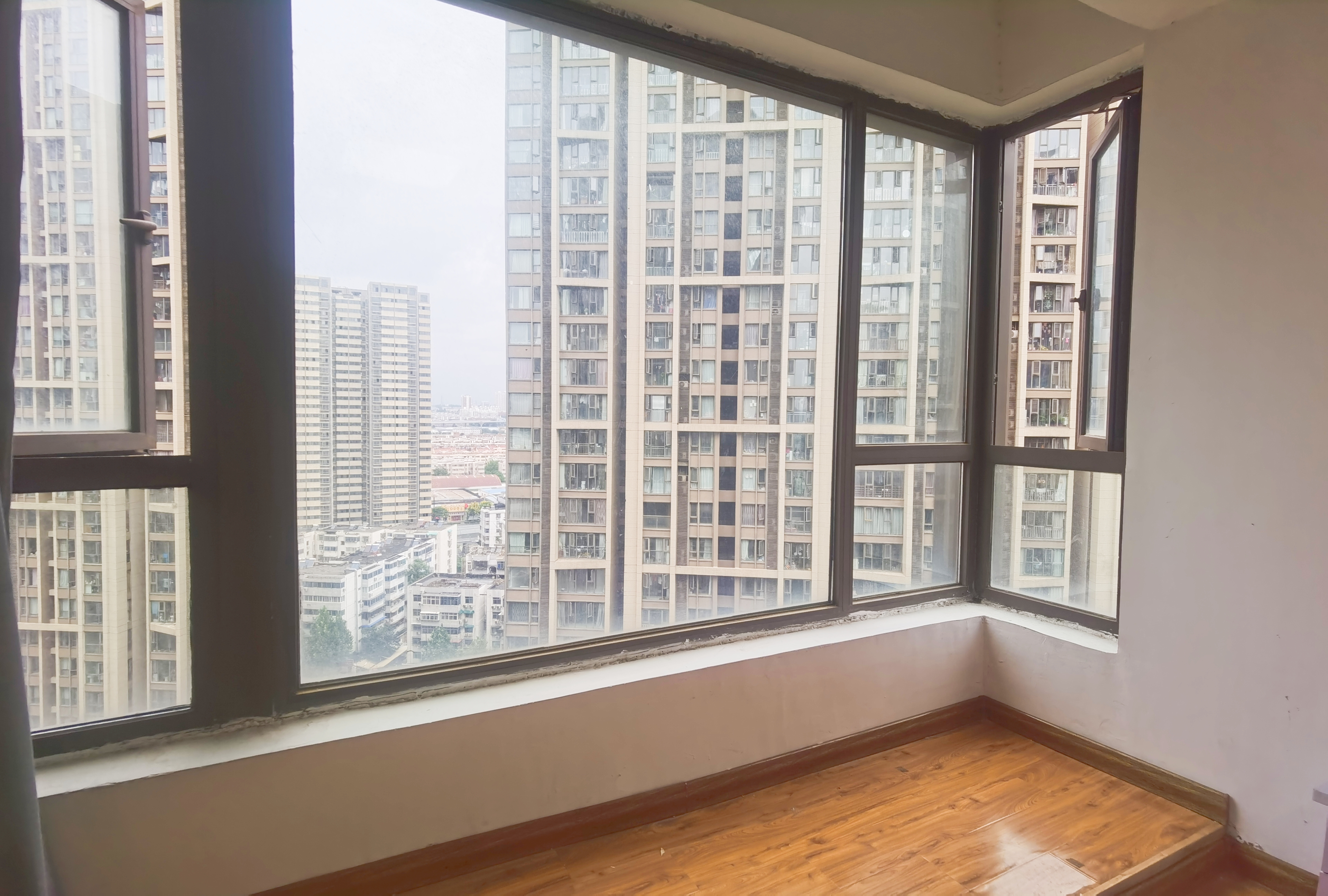 升龙广场A区 随时看房·