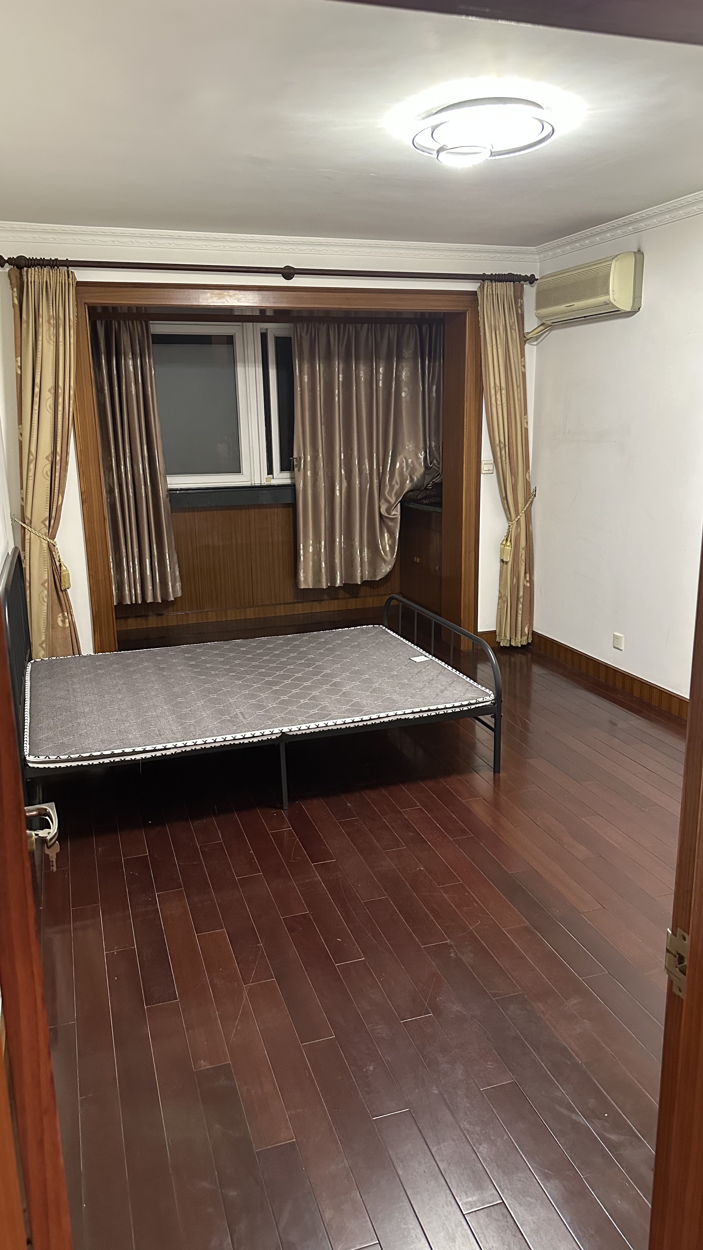 上环公寓 随时看房·