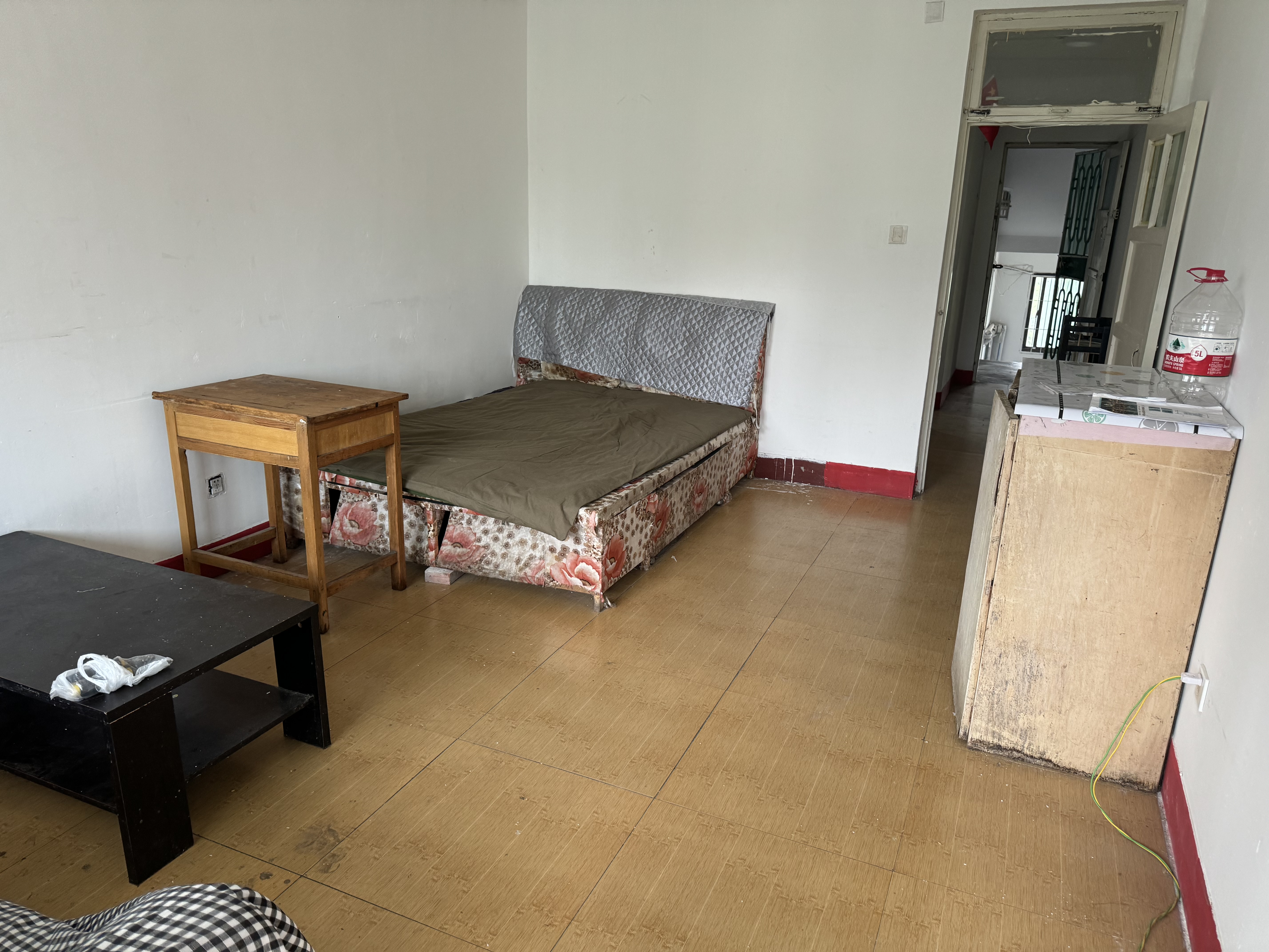 建国小经三路 随时看房·
