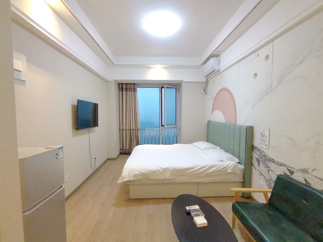 聚隆广场 1居室 1700元/月