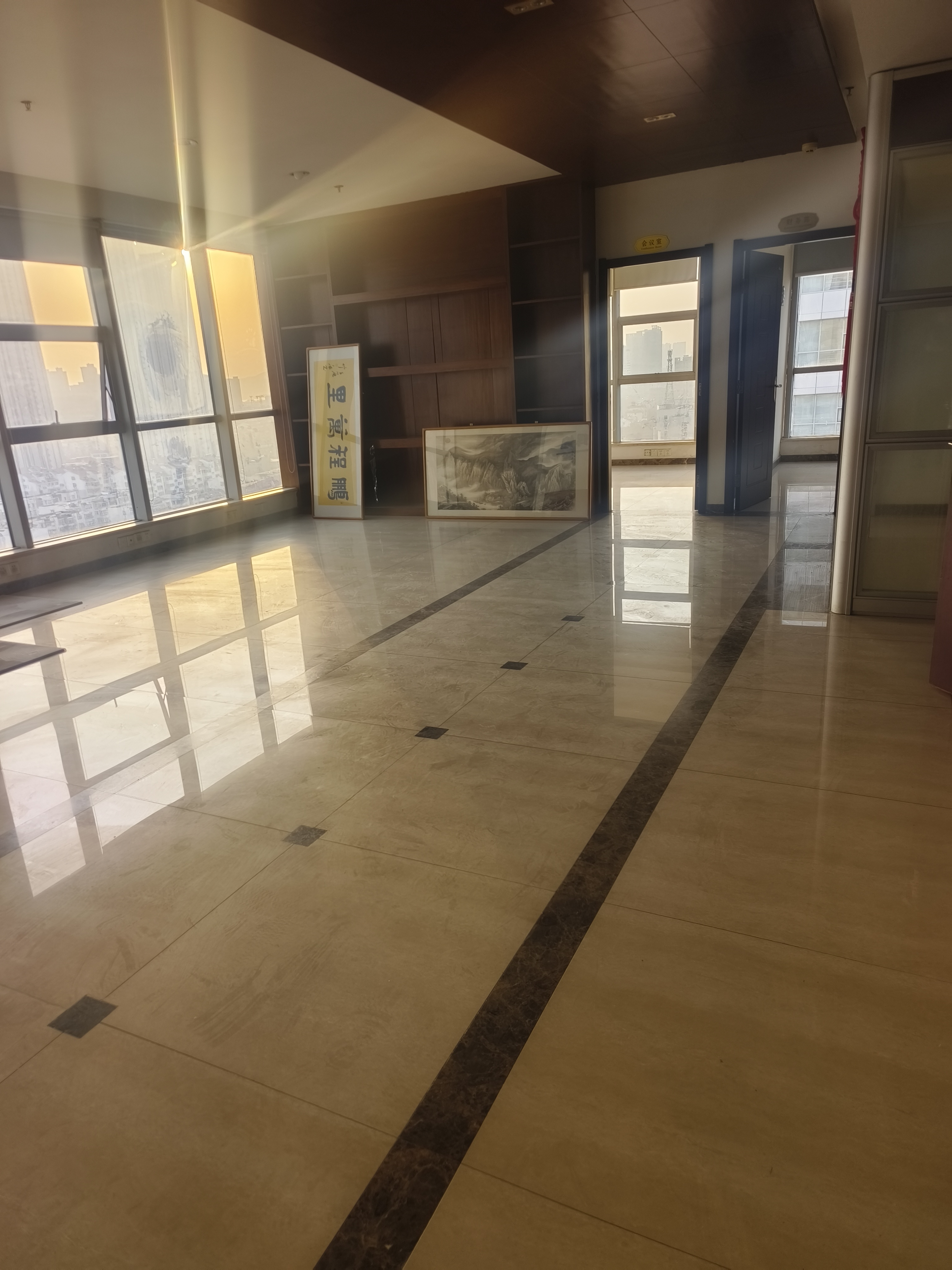 财富广场B座 随时看房·