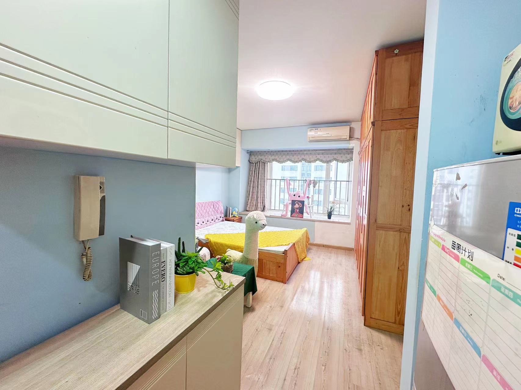 亚太商谷 1居室 1300元/月