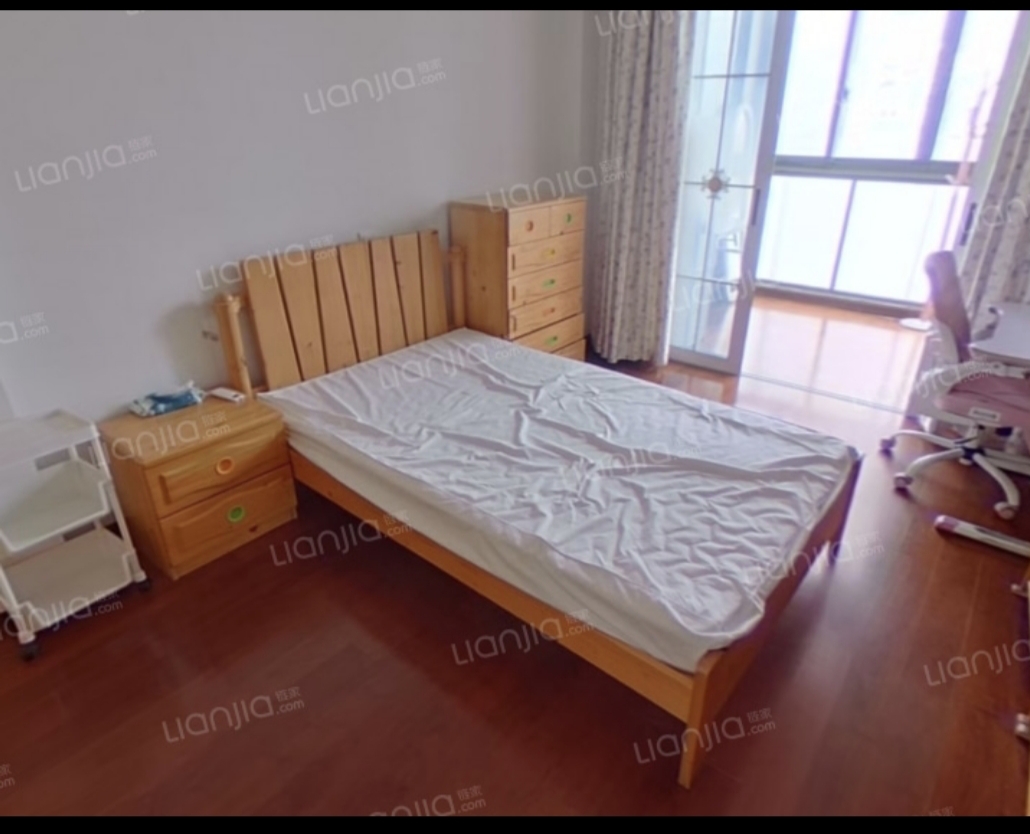 浦江华侨城三期 3居室 13000元/月