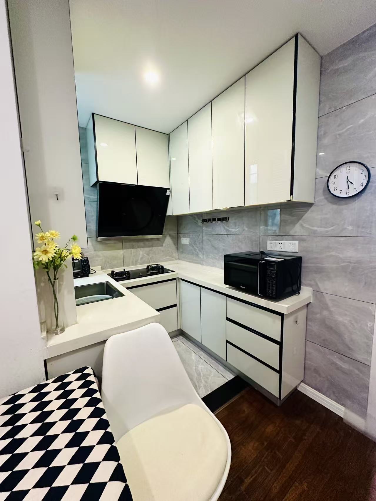 芙二小区 随时看房·