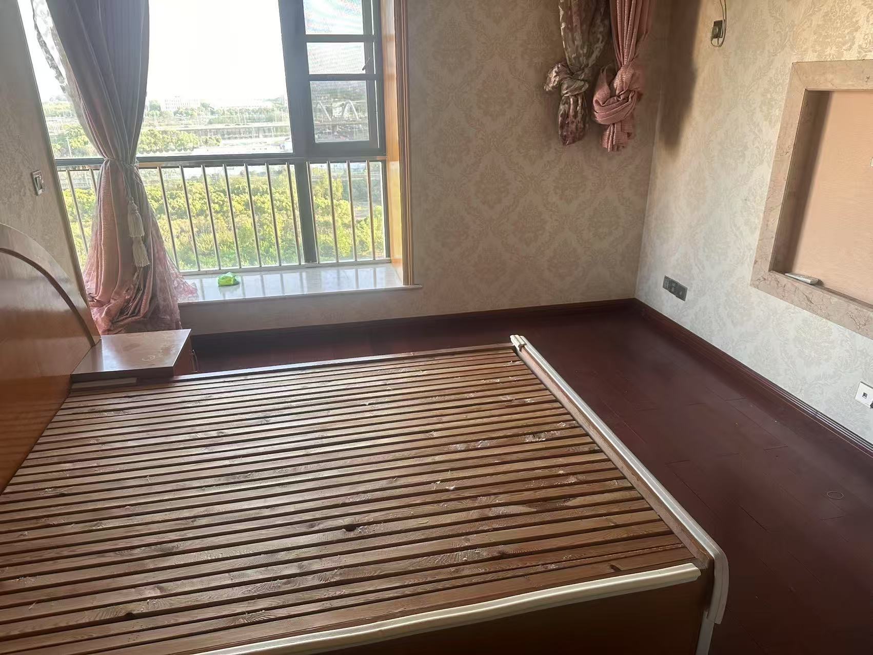 临芳苑二区 随时看房·