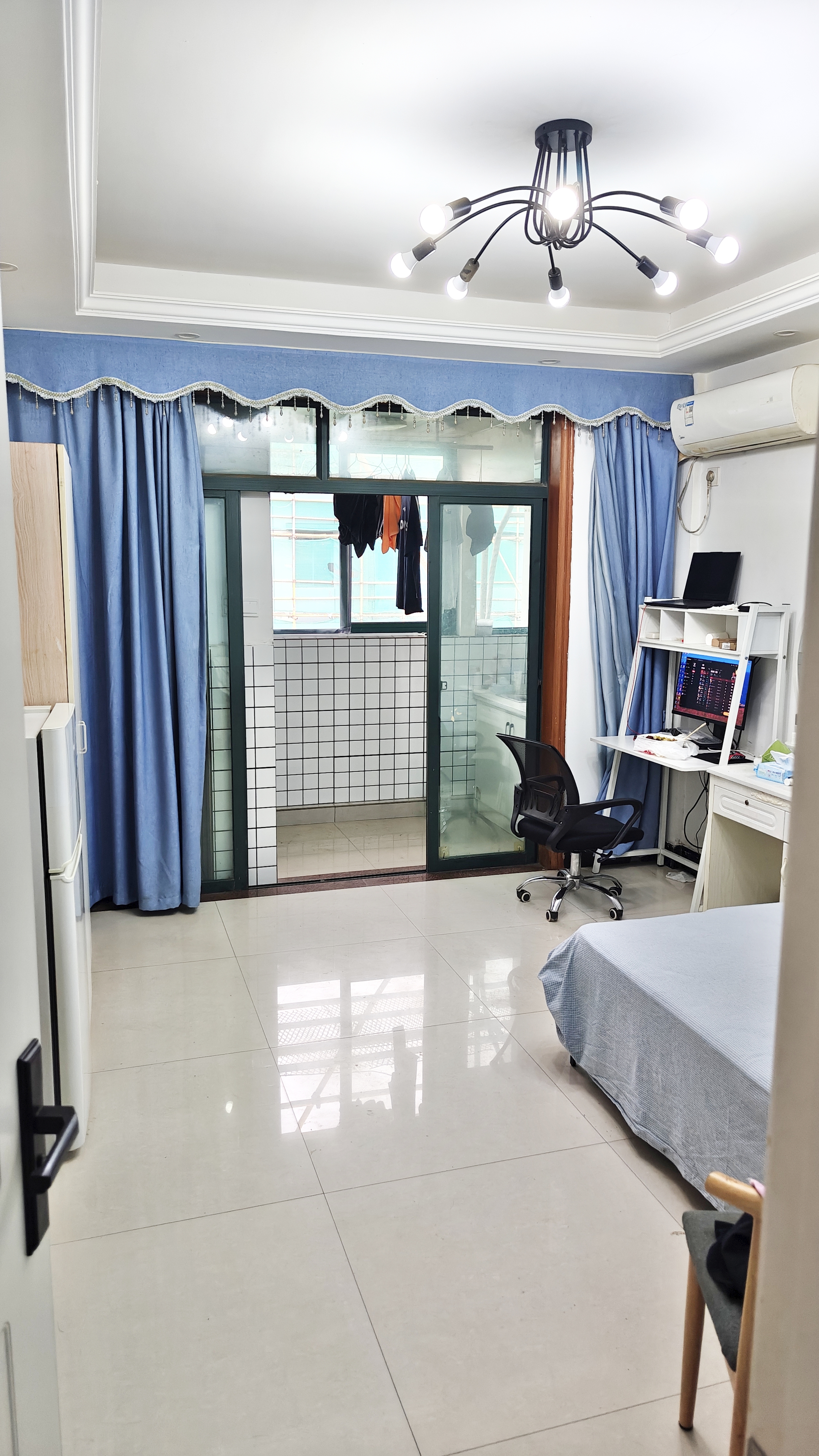 明怡花苑 4居室 1650元/月