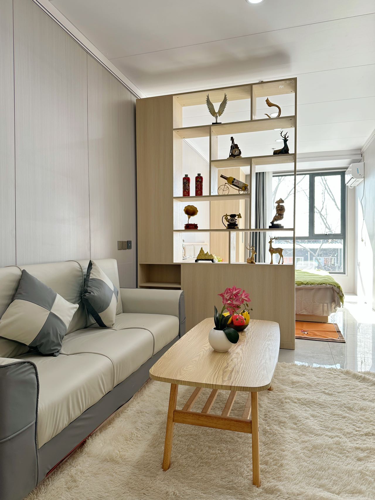 融荣居双合地铁站 1居室 3300元/月