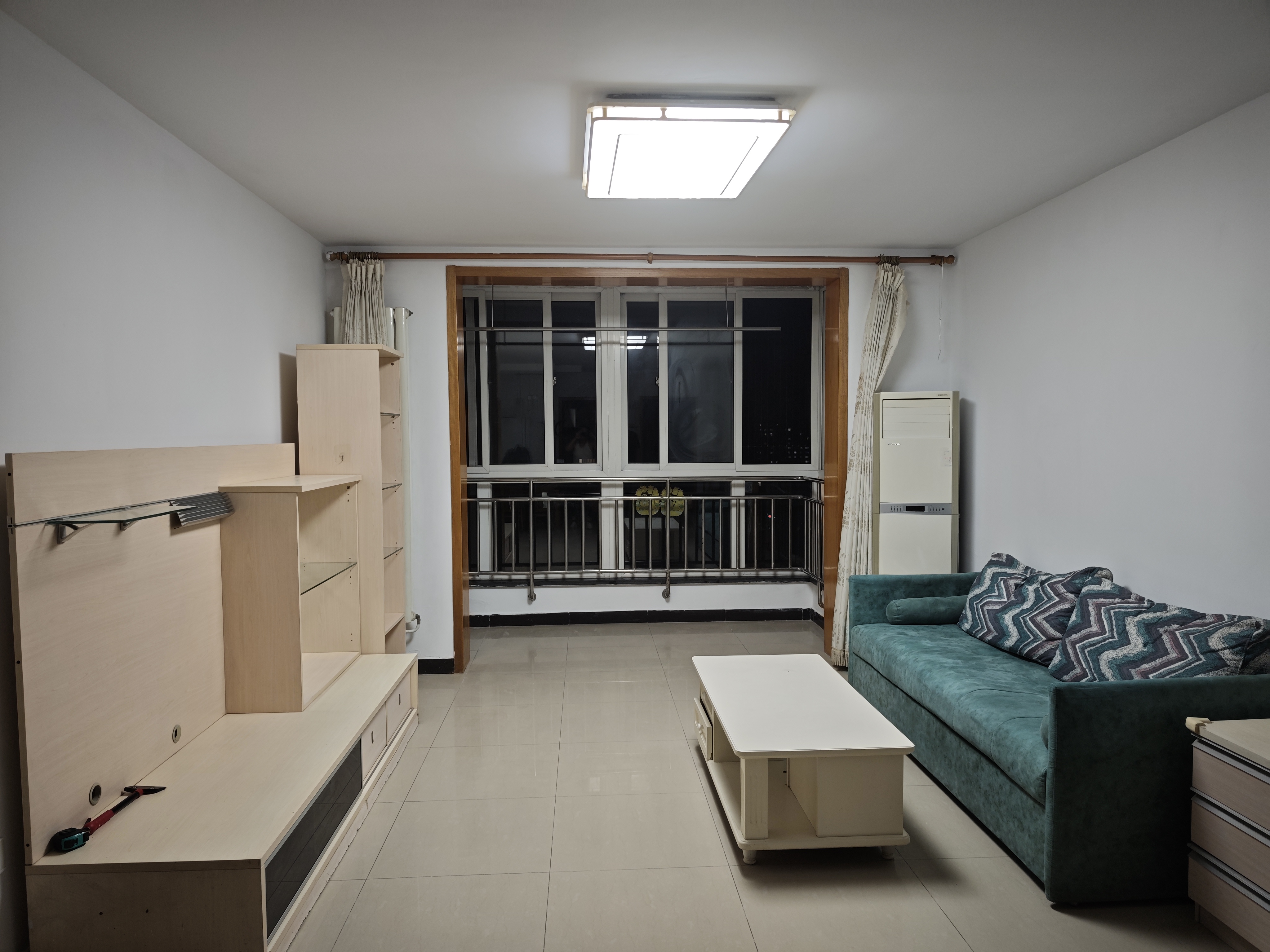 西马金润一区 2居室 6400元/月