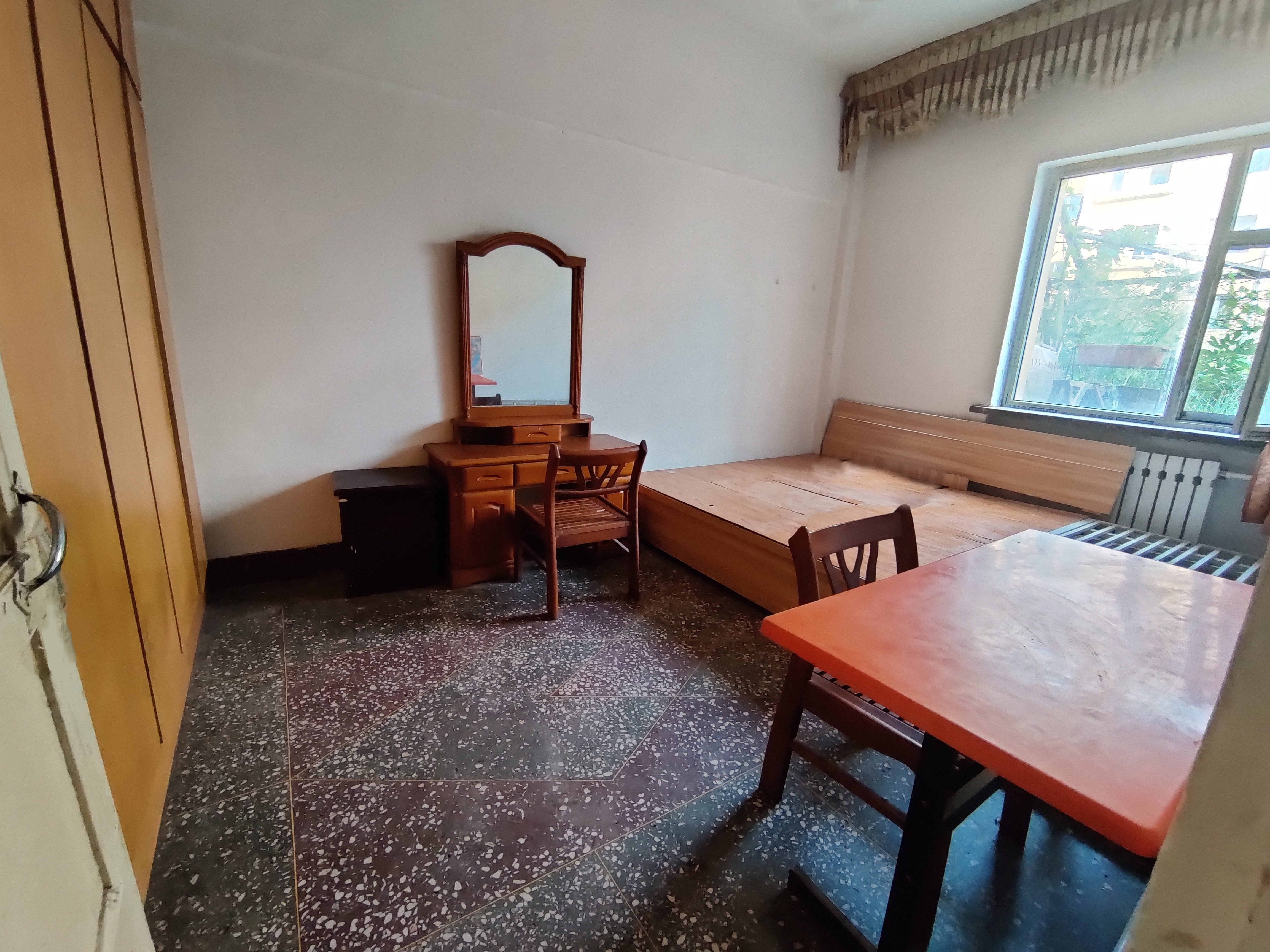 西山矿务局建北408小区 3居室 700元/月