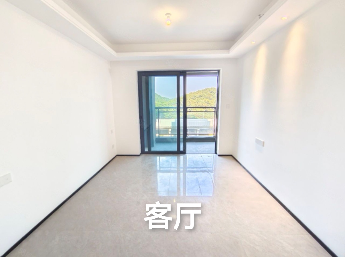 星樾山畔 3居室 3800元/月