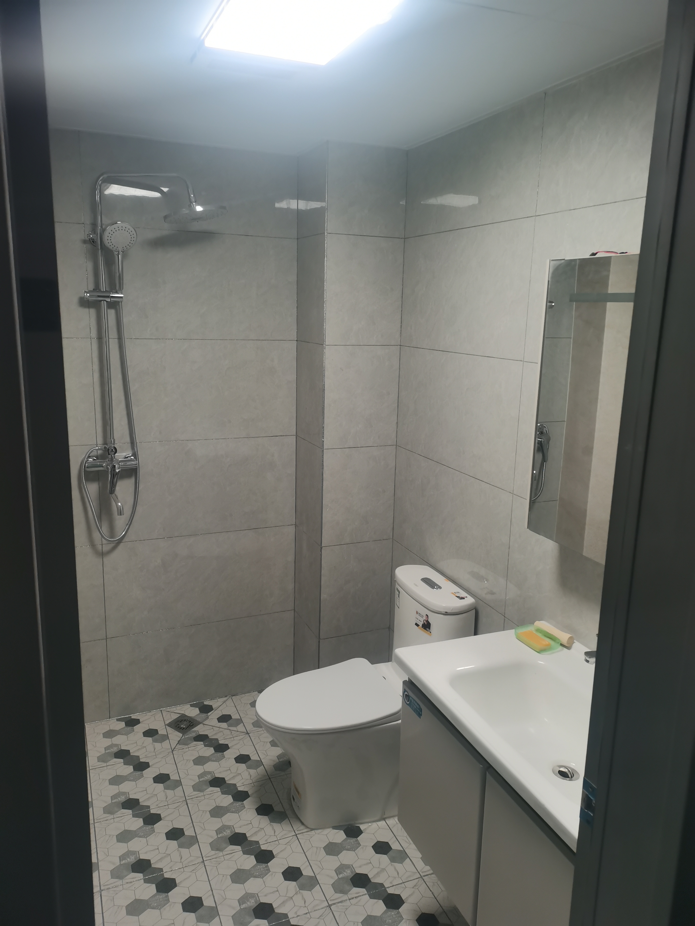 新港新社区 随时看房·