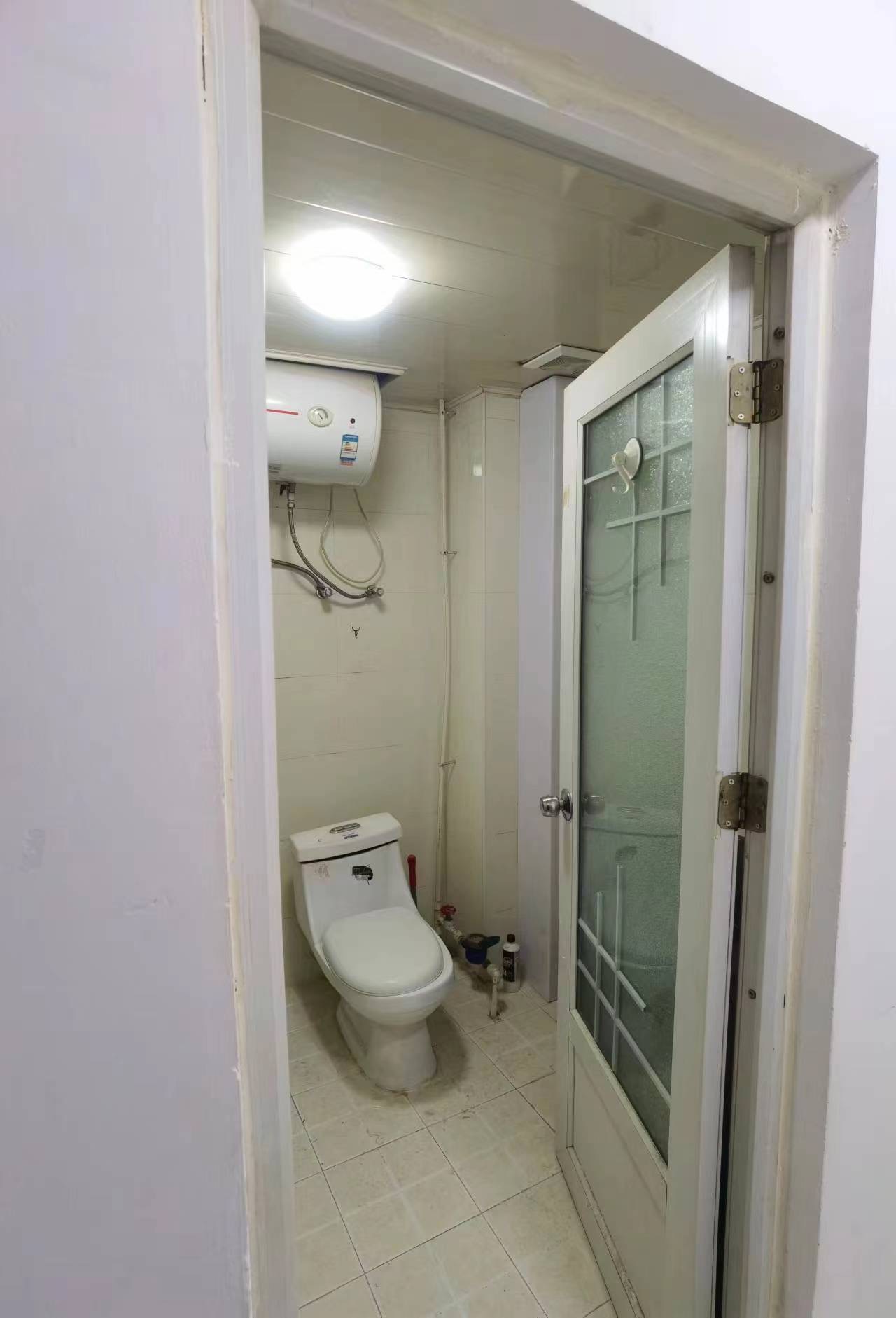 公园两栋 随时看房·