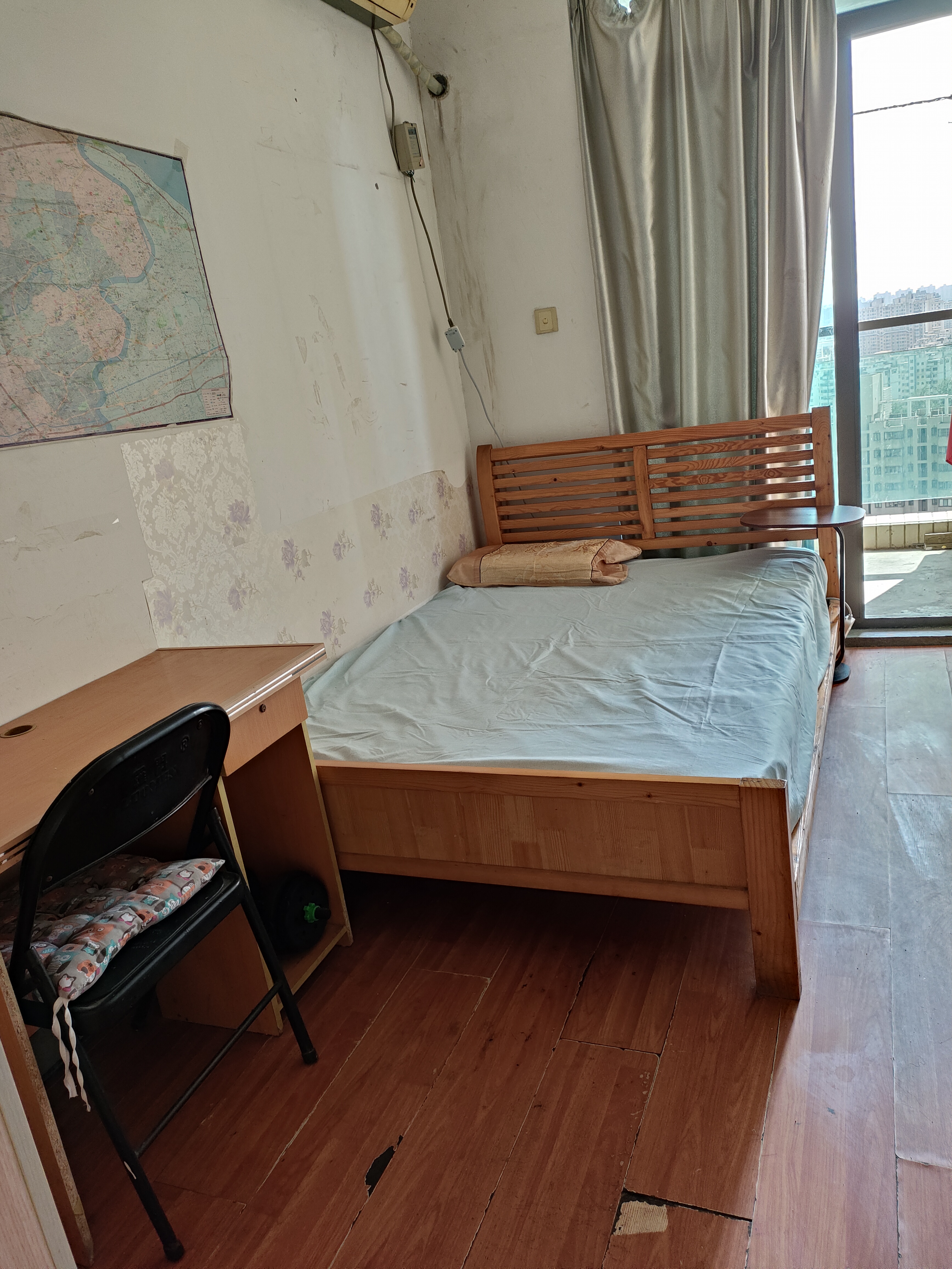 东方城市花园二期 4居室 1700元/月