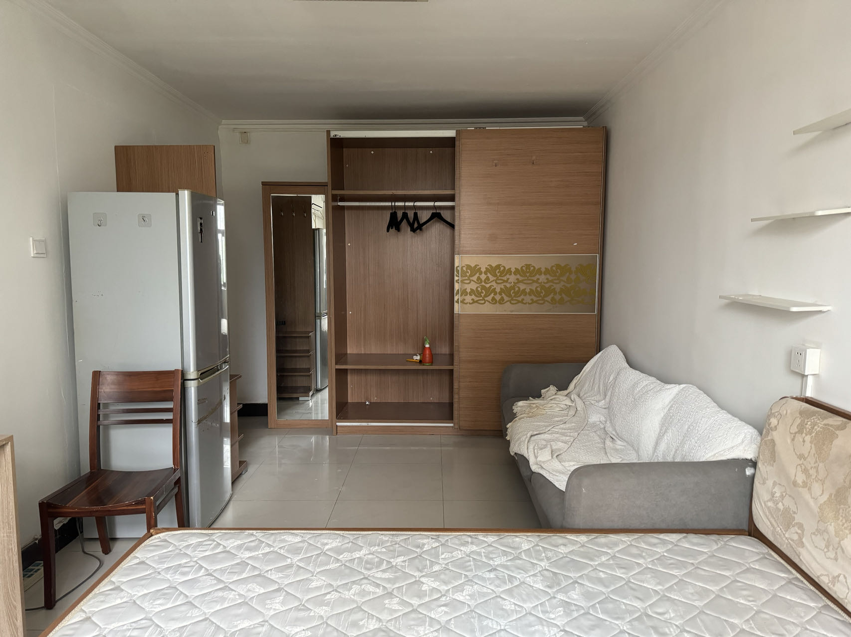 小屯路十号院北门 3居室 1900元/月