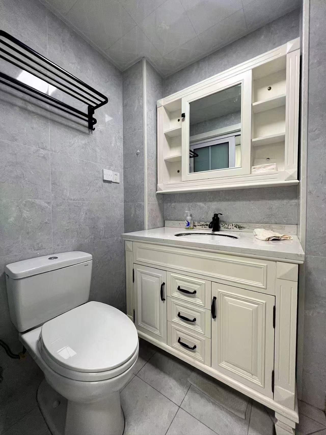 凌桥二村 随时看房·