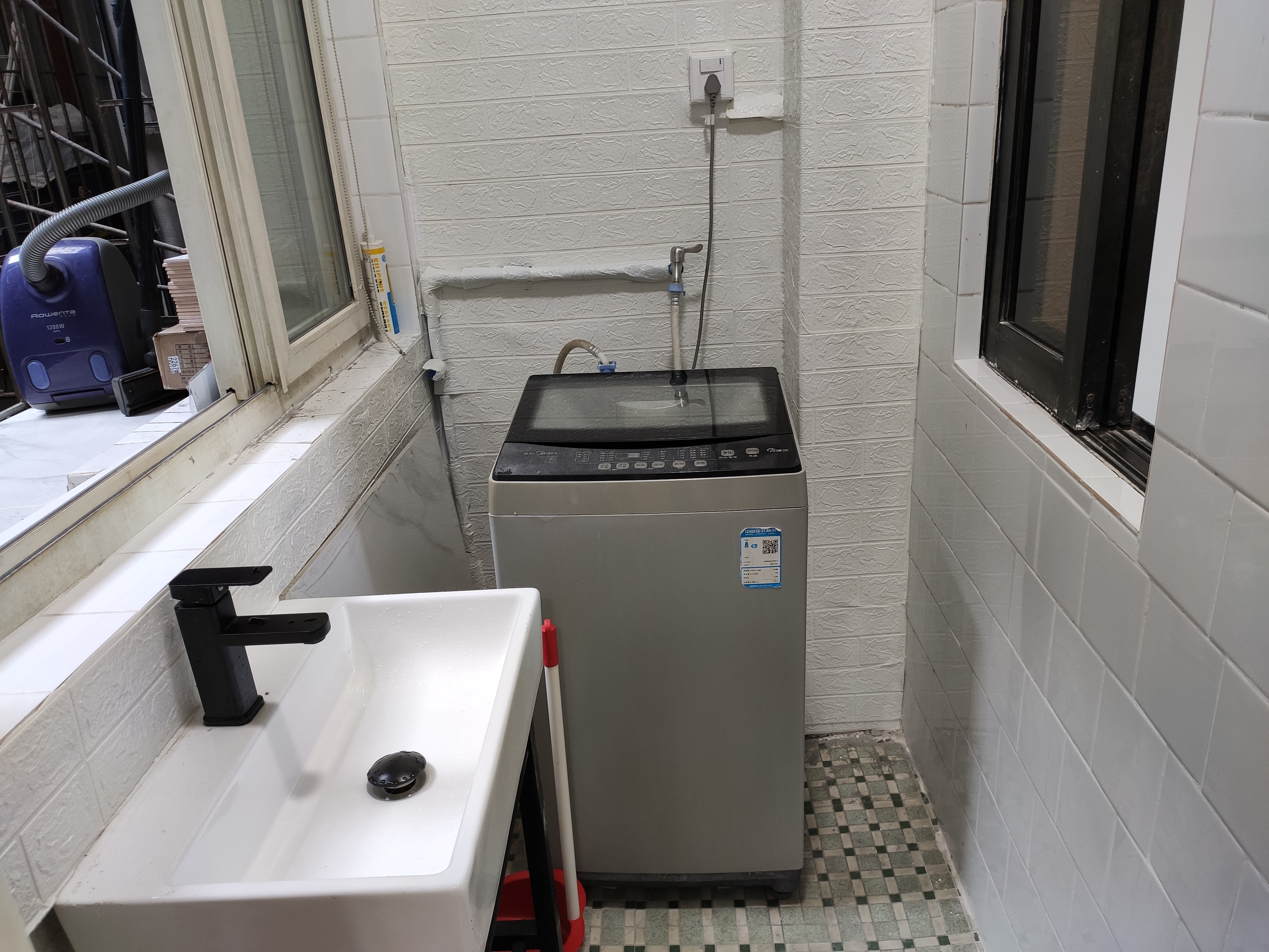 山河东街教工宿舍 随时看房·