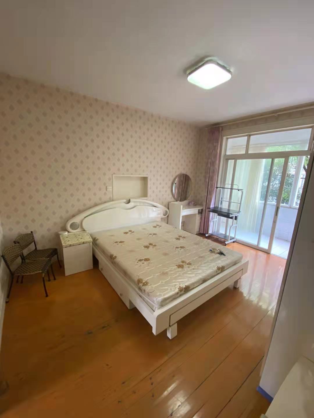 莘城公寓 3居室 2900元/月