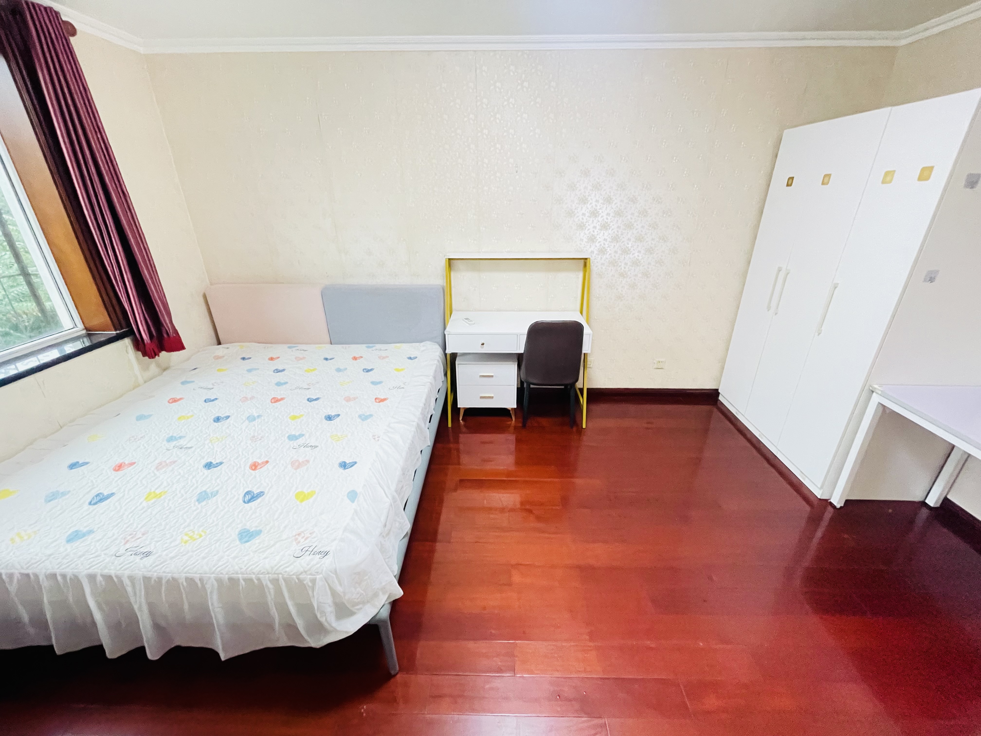 龙锦苑东三区 随时看房·