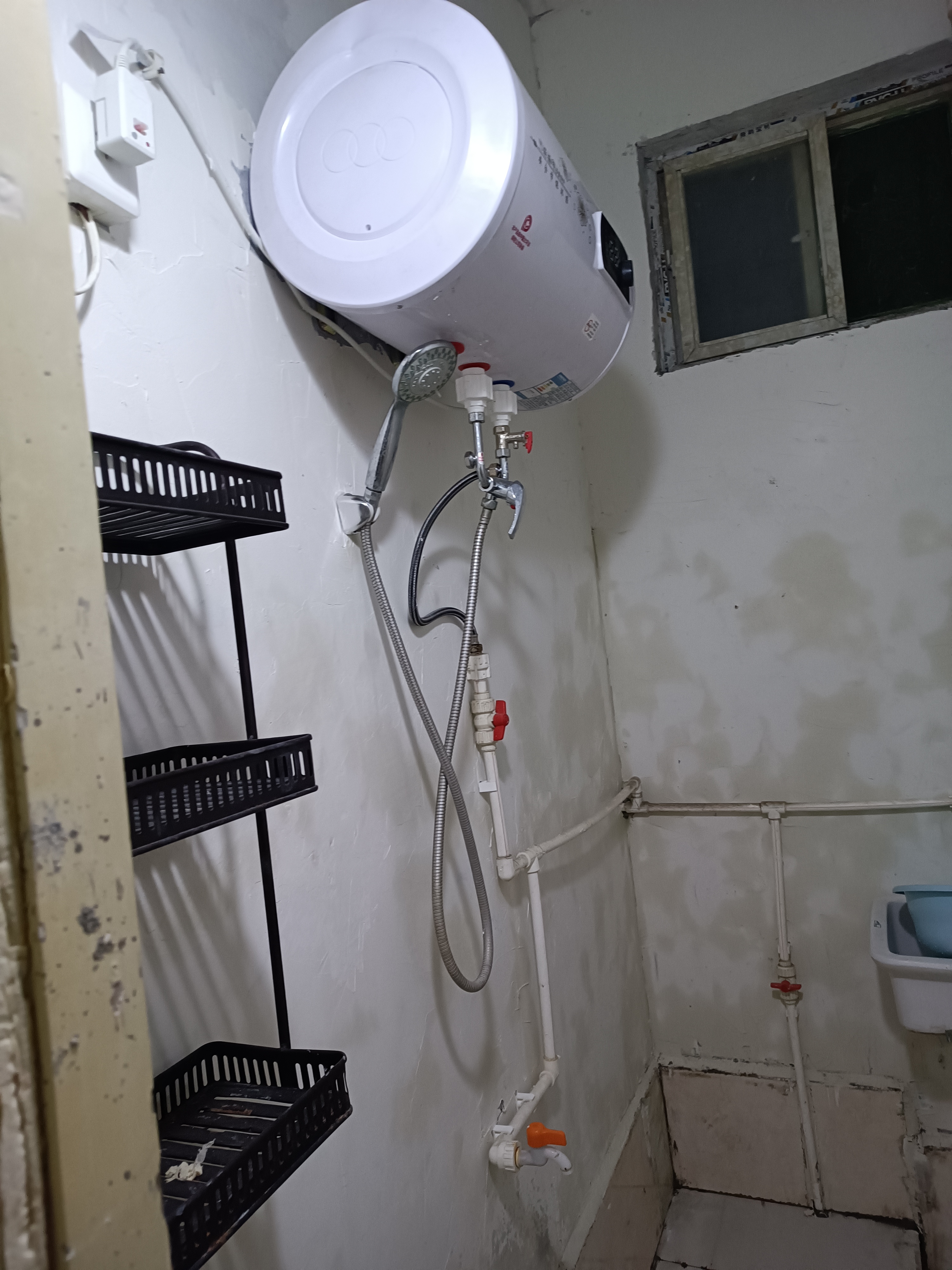 新新华路李楼一室一卫内有卫生间热水器 随时看房·